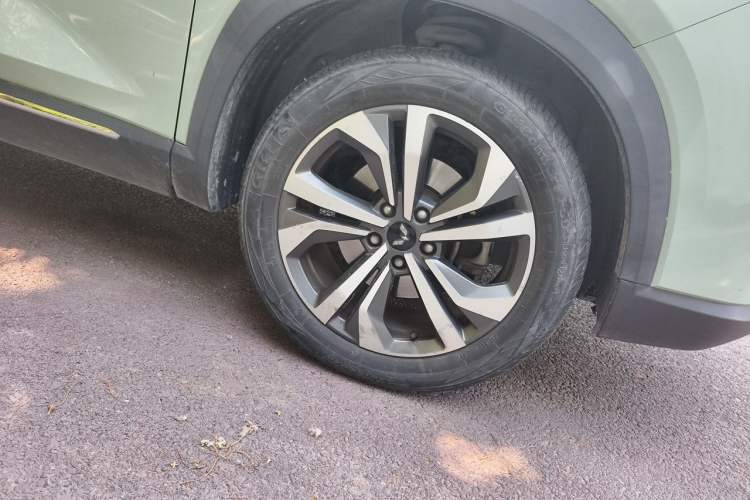 Used Wuling Asta 2021 1.5T CVT Star曜 Edition Right Front Wheel Hub