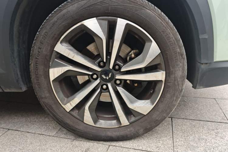 Used Wuling Asta 2021 1.5T CVT Starlight Edition Right Front Wheel Hub