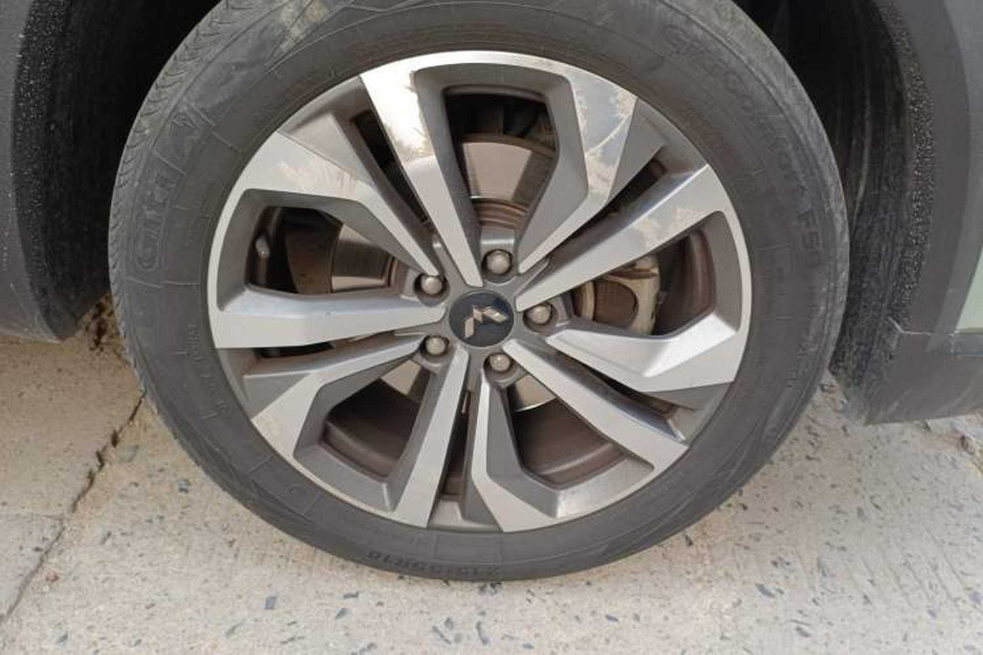Used Wuling Asta 2021 1.5T CVT Starlight Edition Right Front Wheel Hub