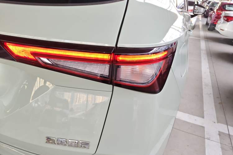 Used Wuling Asta 2021 1.5T CVT Starlight Edition Right Rear Taillight