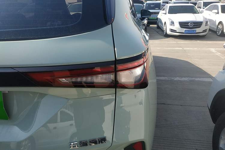 Used Wuling Asta 2021 1.5T CVT Star曜 Edition Right Rear Taillight