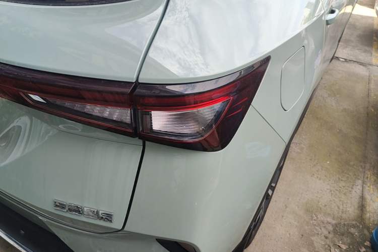 Used Wuling Asta 2021 1.5T CVT Star曜 Edition Right Rear Taillight