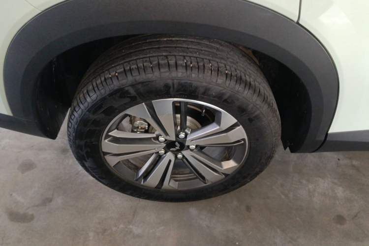 Used Wuling Asta 2021 1.5T Manual Star Edition Right Rear Wheel Hub