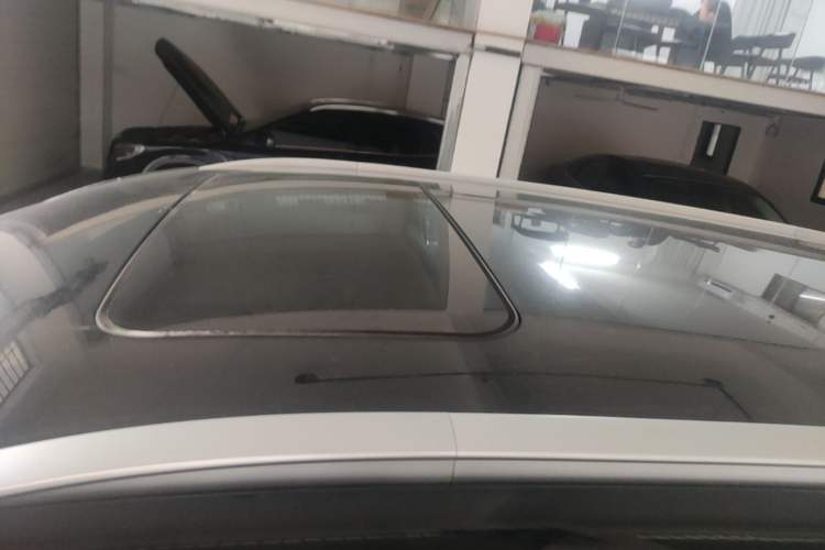 Used Wuling Asta 2021 1.5T CVT Starlight Edition Roof