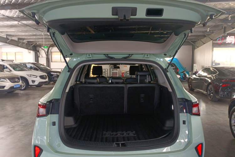 Used Wuling Asta 2021 1.5T Manual Star Edition Trunk