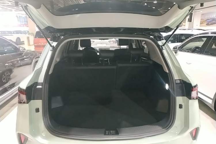 Used Wuling Asta 2021 1.5T CVT Star曜 Edition Trunk
