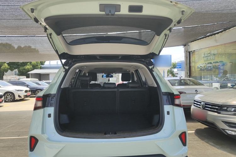 Used Wuling Asta 2021 1.5T CVT Starlight Edition Trunk