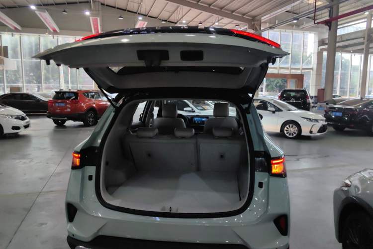 Used Wuling Asta 2021 1.5T CVT Star曜 Edition Trunk