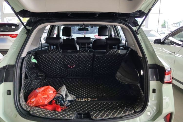 Used Wuling Asta 2021 1.5T CVT Starlight Edition Trunk