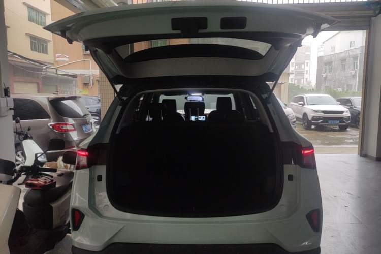 Used Wuling Asta 2021 1.5T CVT Starlight Edition Trunk