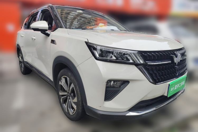 Used Wuling Asta 2021 1.5T CVT Star曜 Edition Front Right 45 Deg