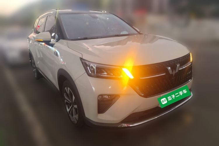 Used Wuling Asta 2021 1.5T CVT Starlight Edition Front Right 45 Deg