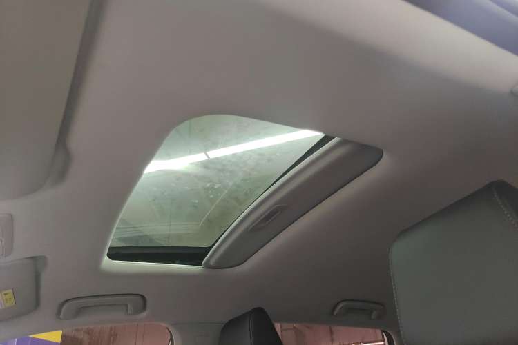 Used Wuling Asta 2021 1.5T CVT Starlight Edition Headliner