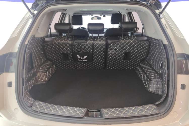 Used Wuling Asta 2021 1.5T CVT Starlight Edition Trunk