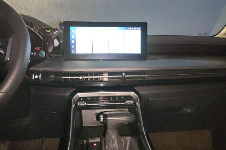 Used Wuling Asta 2021 1.5T CVT Star曜 Edition Audio And AC Panel