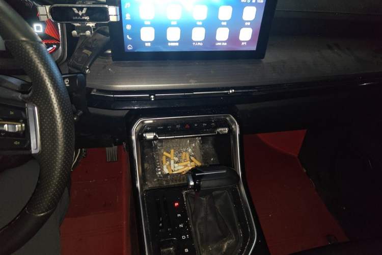 Used Wuling Asta 2021 1.5T CVT Starlight Edition Audio And AC Panel