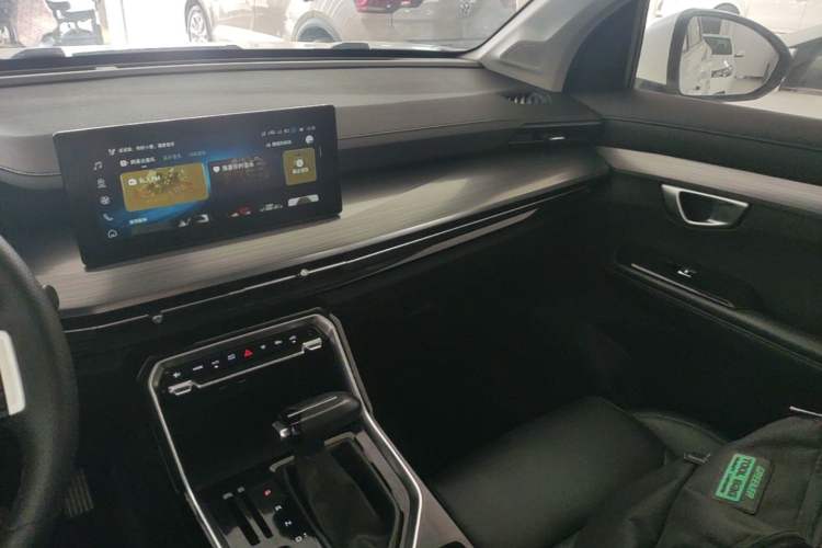 Used Wuling Asta 2021 1.5T CVT Starlight Edition Audio And AC Panel