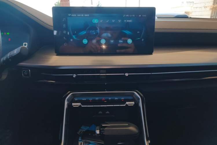 Used Wuling Asta 2021 1.5T CVT Starlight Edition Audio And AC Panel
