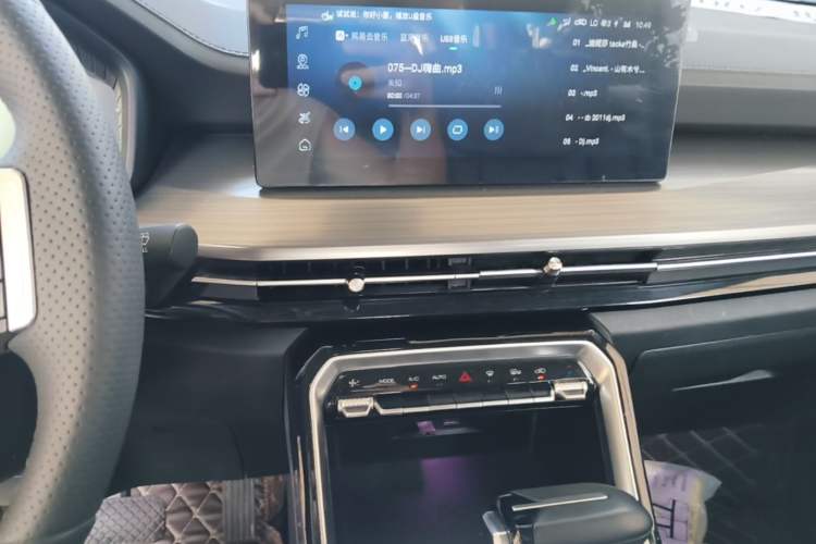 Used Wuling Asta 2021 1.5T CVT Star-Yao Edition Audio And AC Panel