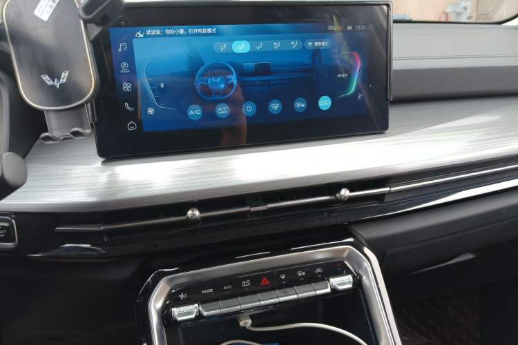 Used Wuling Asta 2021 1.5T CVT Starlight Edition Audio And AC Panel