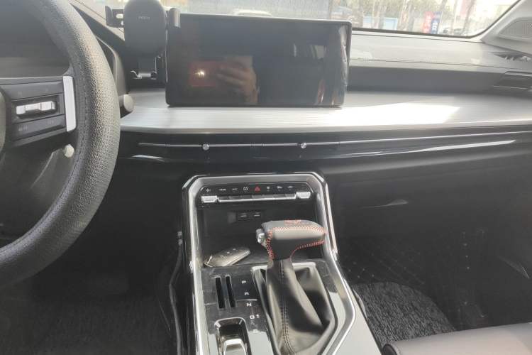 Used Wuling Asta 2021 1.5T CVT Starlight Edition Audio And AC Panel