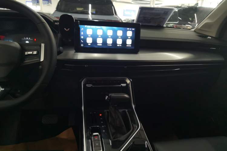 Used Wuling Asta 2021 1.5T CVT Starlight Edition Audio And AC Panel