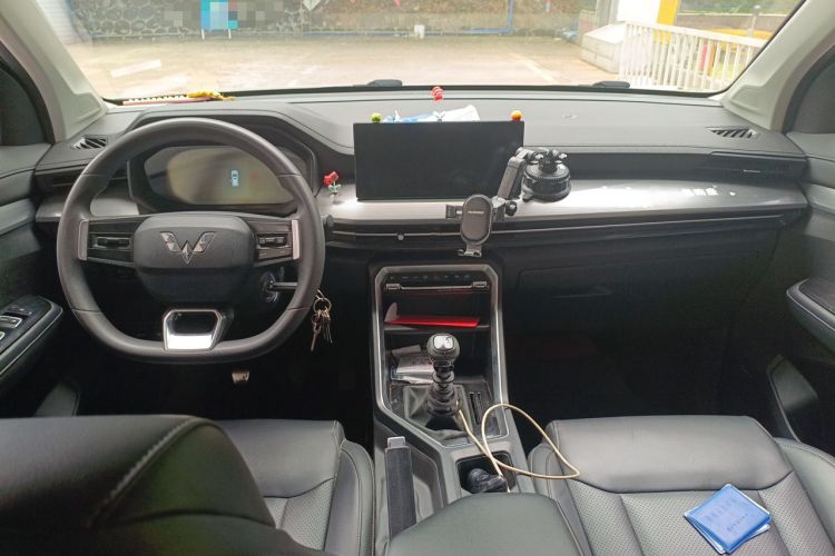 Used Wuling Asta 2021 1.5T Manual Starlight Edition Center Console