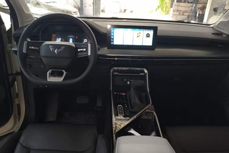 Used Wuling Asta 2021 1.5T CVT Starlight Edition Center Console