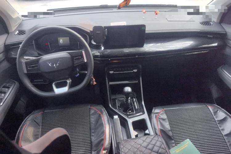 Used Wuling Asta 2021 1.5T Manual Xingyue Edition Center Console