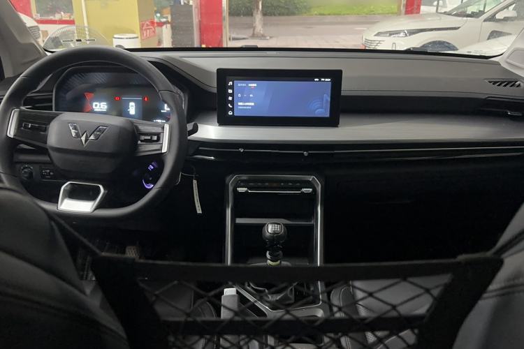 Used Wuling Asta 2021 1.5T Manual Star Edition Center Console