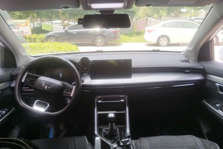 Used Wuling Asta 2021 1.5T Manual Starlight Edition Center Console