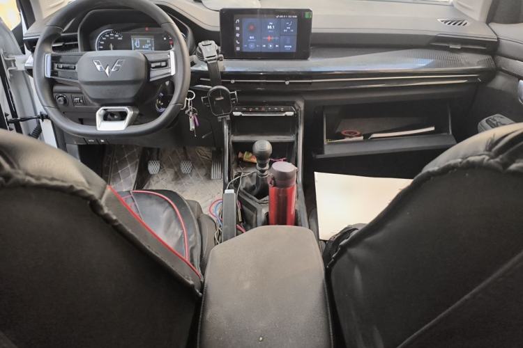 Used Wuling Asta 2021 1.5T Manual Xingyue Edition Center Console