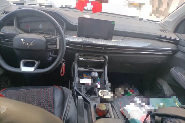 Used Wuling Asta 2021 1.5T Manual Xingyue Edition Center Console