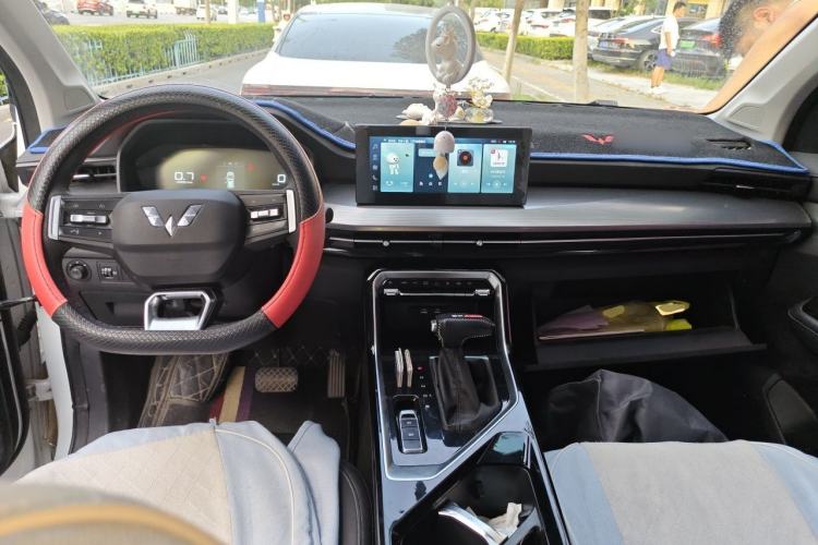 Used Wuling Asta 2021 1.5T CVT Starlight Edition Center Console
