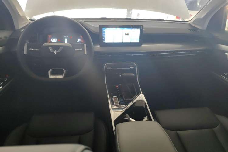 Used Wuling Asta 2021 1.5T CVT Starlight Edition Center Console