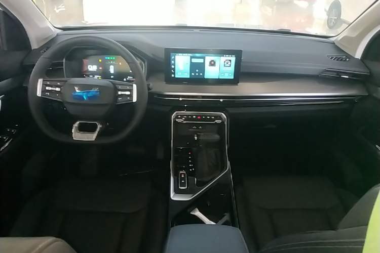 Used Wuling Asta 2021 1.5T CVT Starlight Edition Center Console