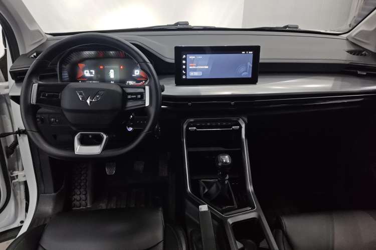Used Wuling Asta 2021 1.5T Manual Starlight Edition Center Console