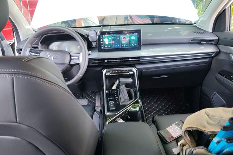 Used Wuling Asta 2021 1.5T CVT Starlight Edition Center Console