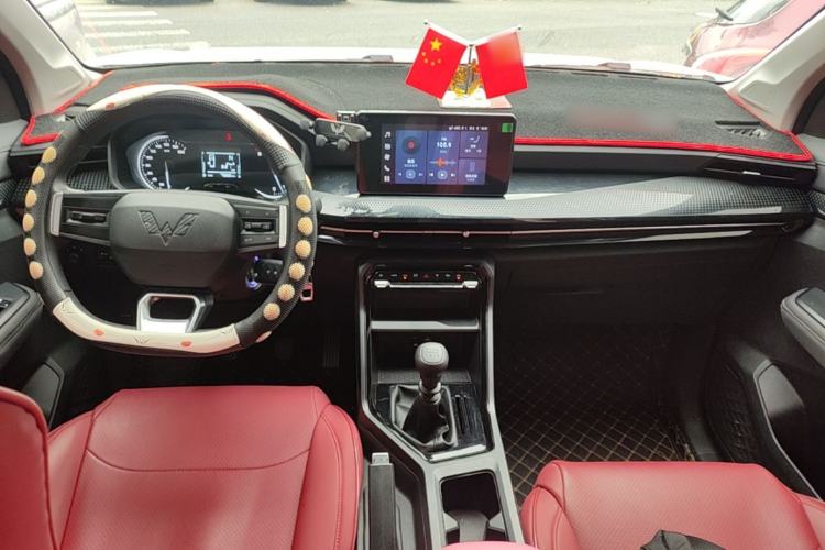 Used Wuling Asta 2021 1.5T Manual Xingyue Edition Center Console