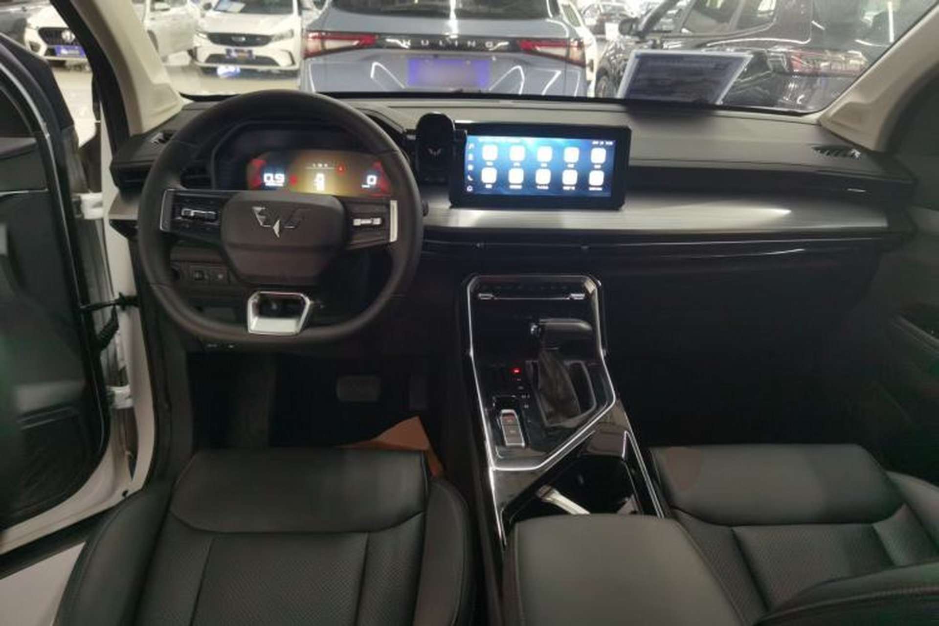Used Wuling Asta 2021 1.5T CVT Starlight Edition Center Console