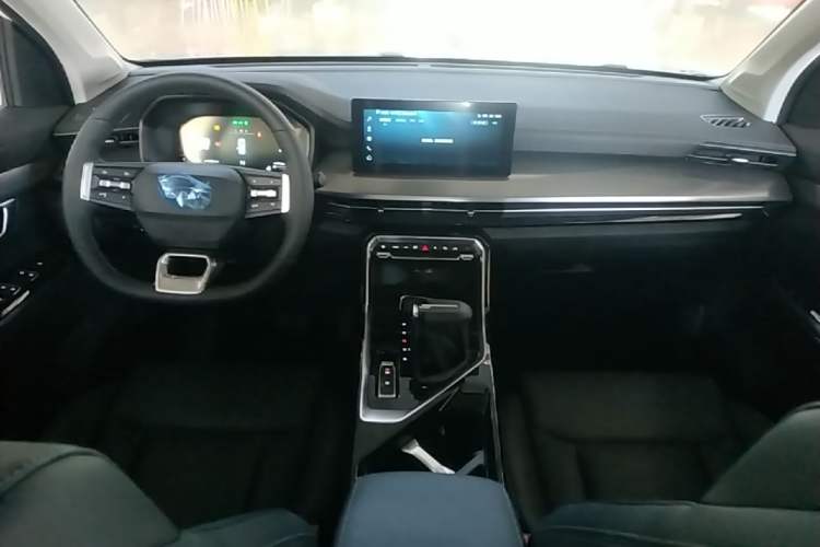 Used Wuling Asta 2021 1.5T CVT Starlight Edition Center Console