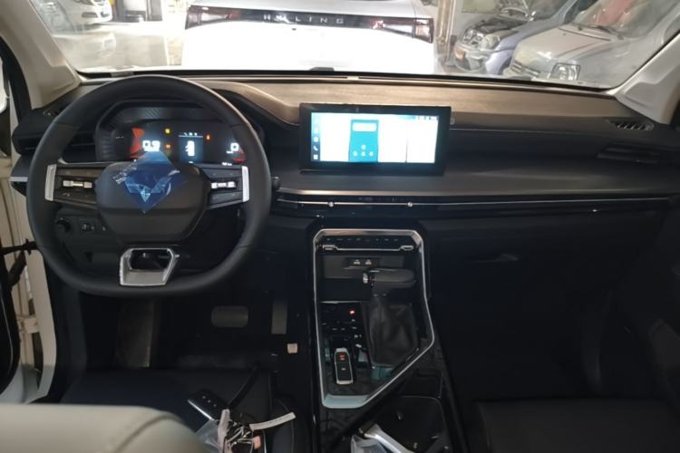 Used Wuling Asta 2021 1.5T CVT Starlight Edition Center Console