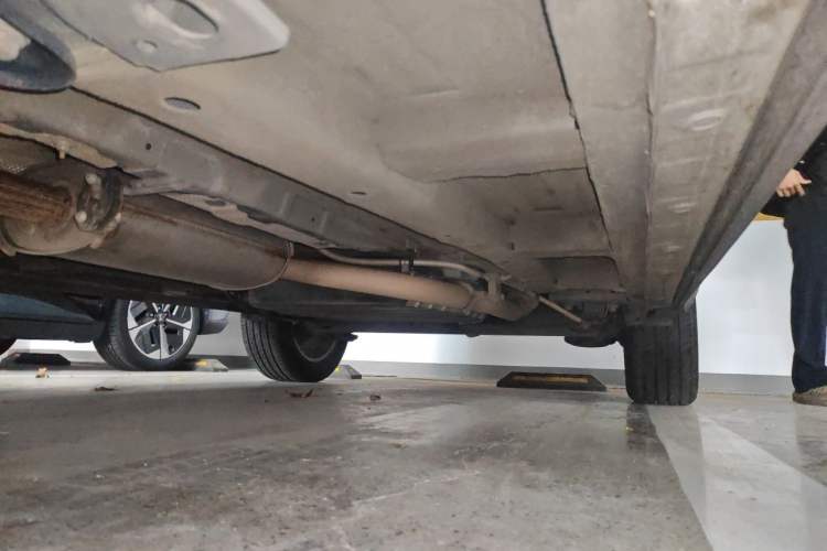 Used Wuling Asta 2021 1.5T Manual Xingyue Edition Chassis Front Left