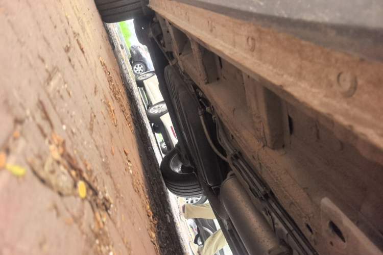 Used Wuling Asta 2021 1.5T Manual Xingyue Edition Chassis Front Right