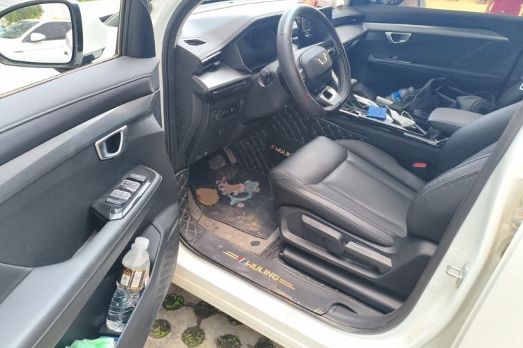 Used Wuling Asta 2021 1.5T CVT Starlight Edition Driver Seat