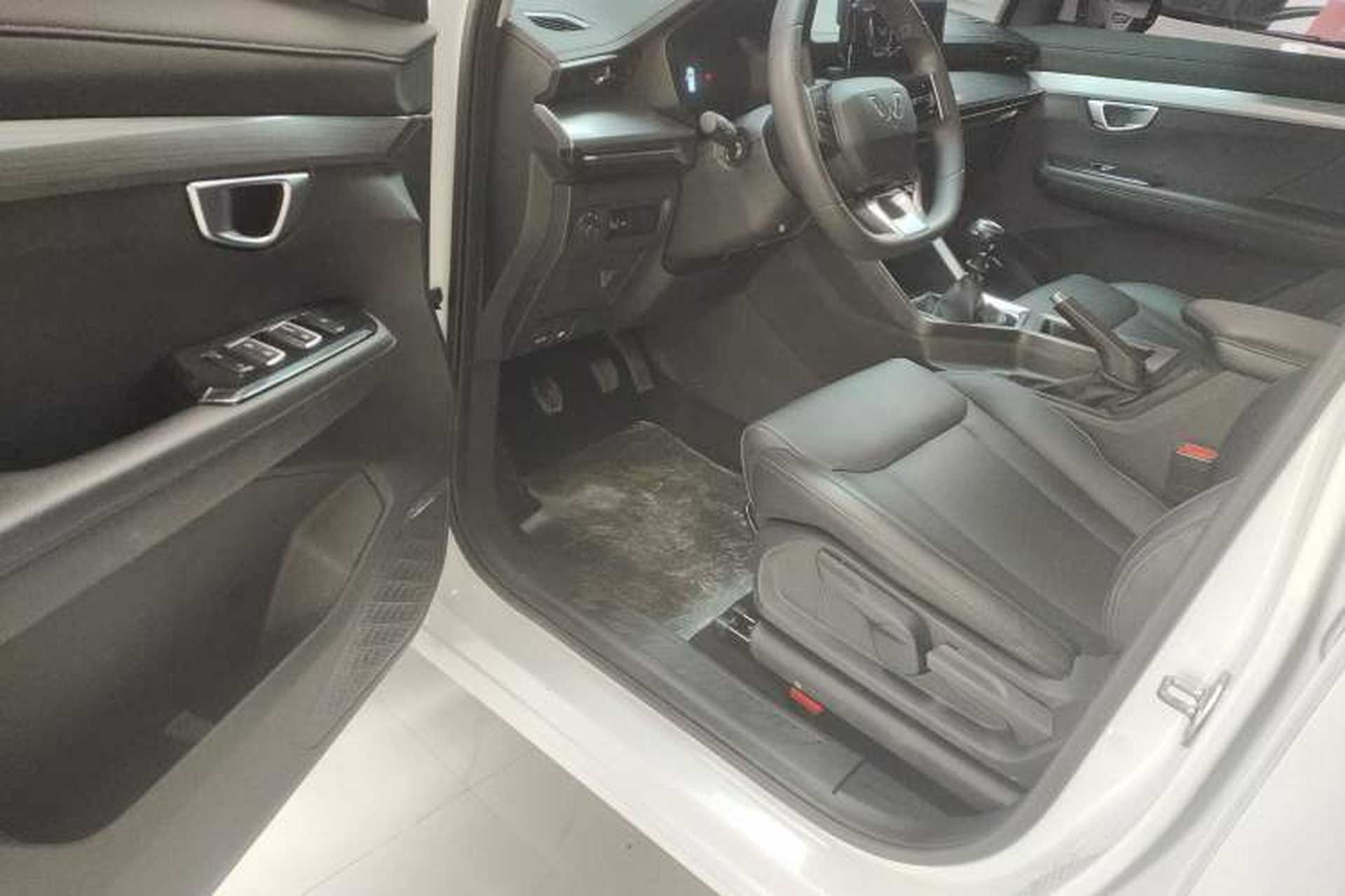 Used Wuling Asta 2021 1.5T Manual Star Edition Driver Seat