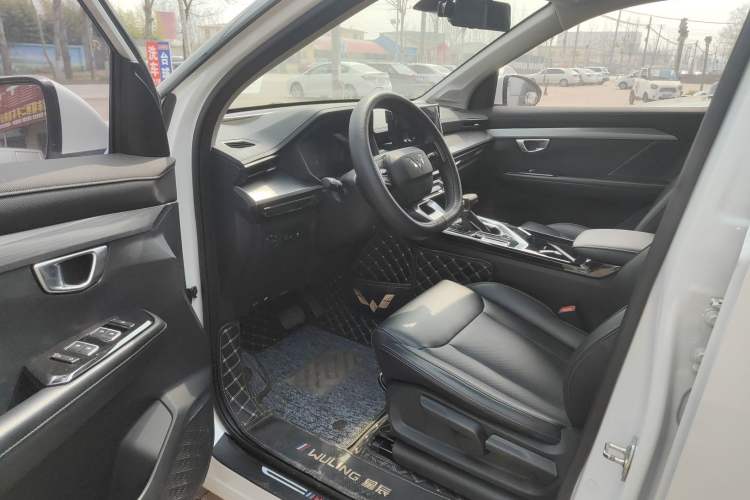 Used Wuling Asta 2021 1.5T CVT Starlight Edition Driver Seat