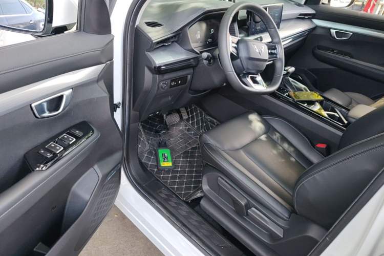 Used Wuling Asta 2021 1.5T CVT Starlight Edition Driver Seat