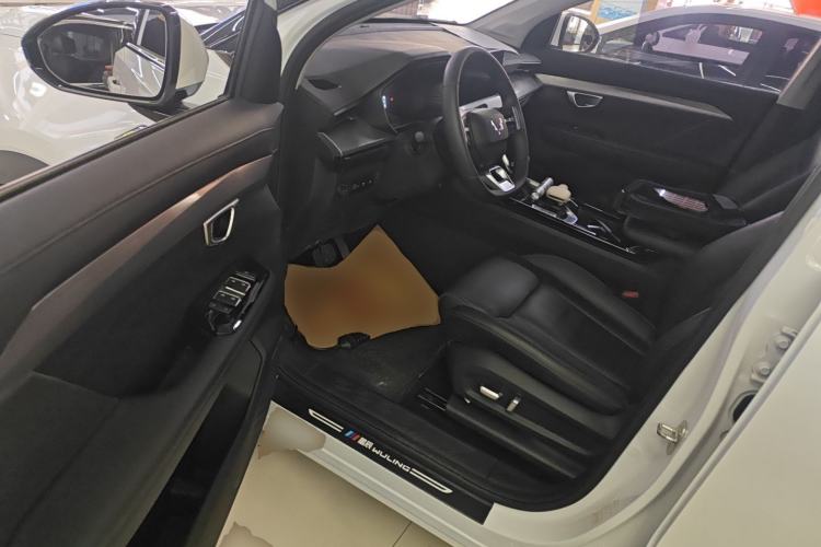 Used Wuling Asta 2021 1.5T CVT Star曜 Edition Driver Seat