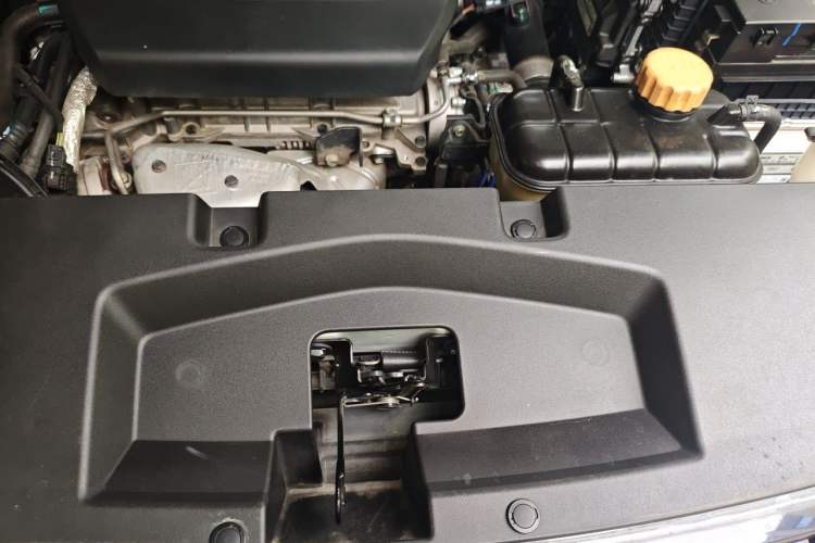 Used Wuling Asta 2021 1.5T CVT Starlight Edition Engine Bay